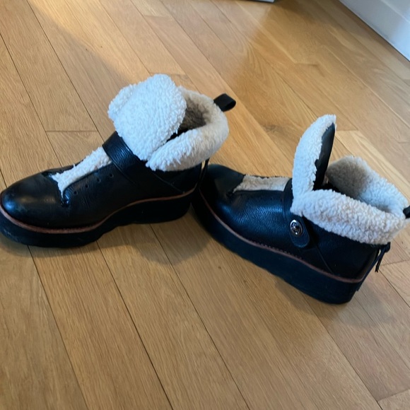 Coach shearling and leather boots size 9 - Picture 2 of 8
